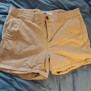 Old Navy Women's Khaki Everyday Short, Mid Rise Size 14